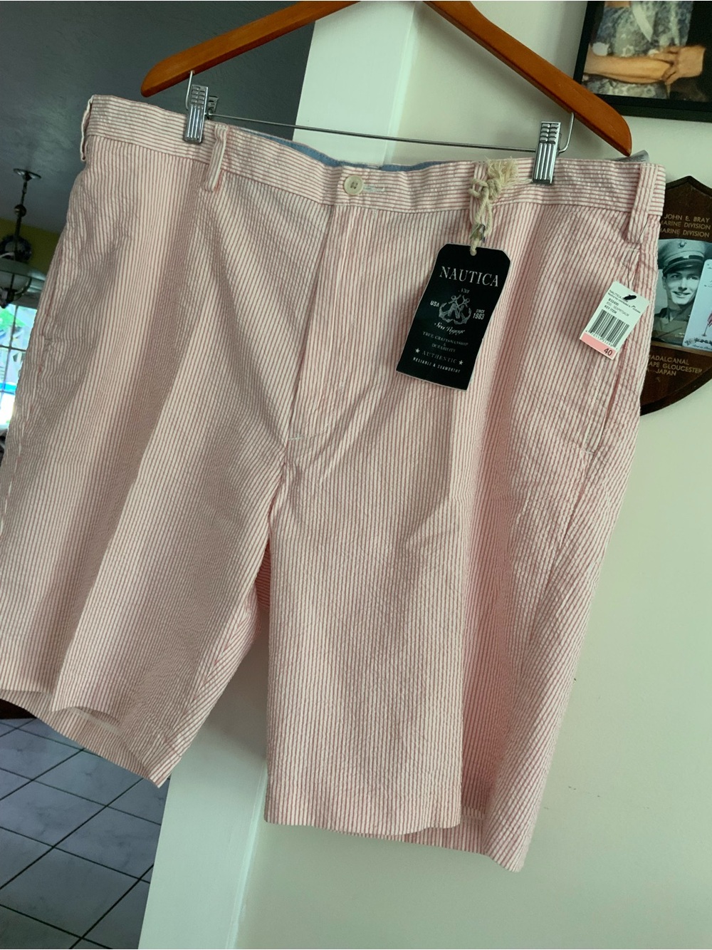Nautica Men’s Pink/White Seersucker Flat Front Shorts